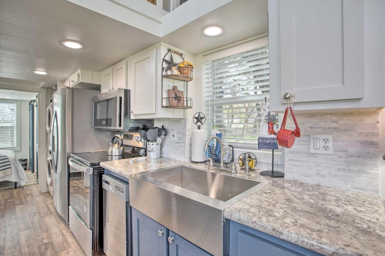 Cozy Mckinney Tiny Home With Porch And Fire Pit! Экстерьер фото