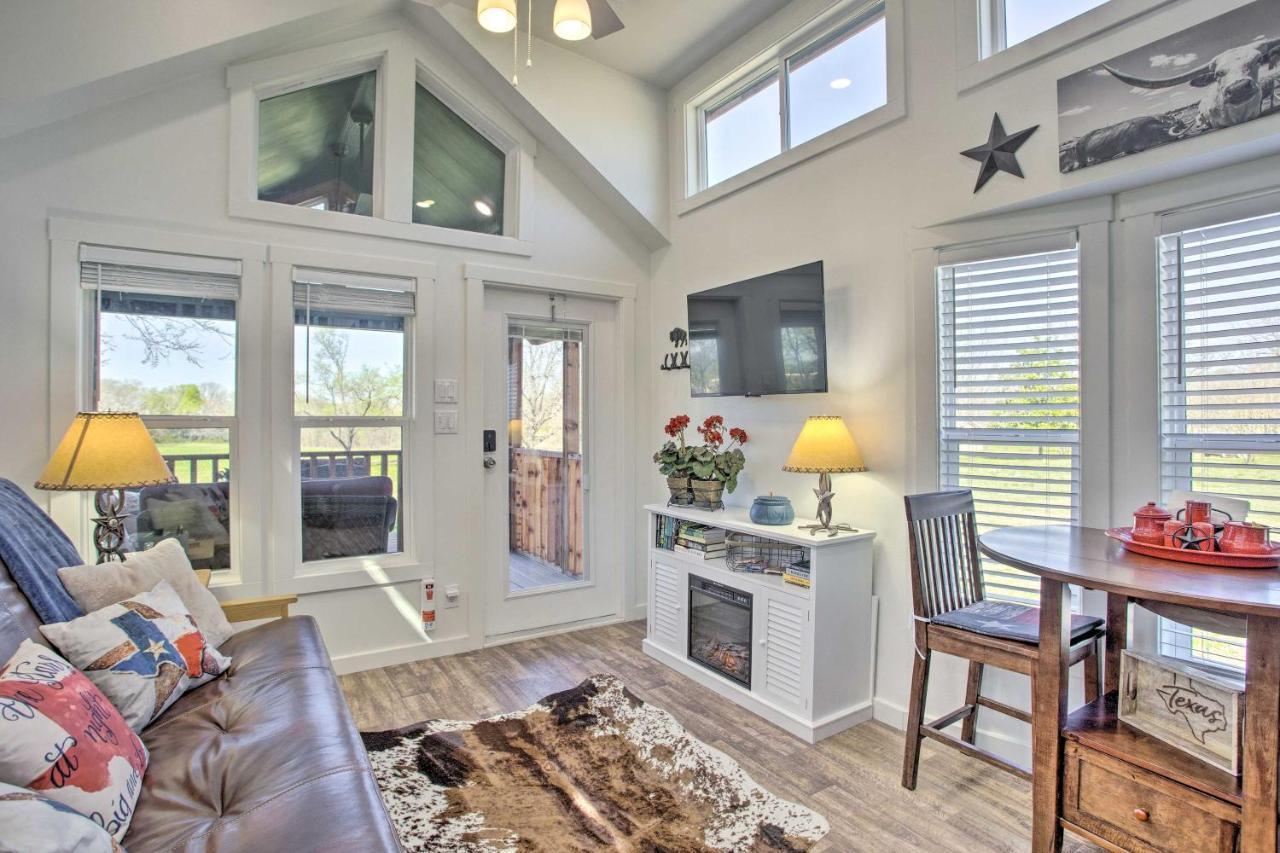 Cozy Mckinney Tiny Home With Porch And Fire Pit! Экстерьер фото