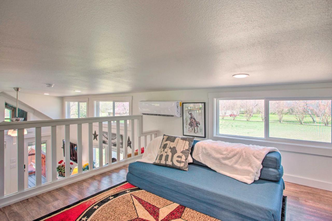 Cozy Mckinney Tiny Home With Porch And Fire Pit! Экстерьер фото