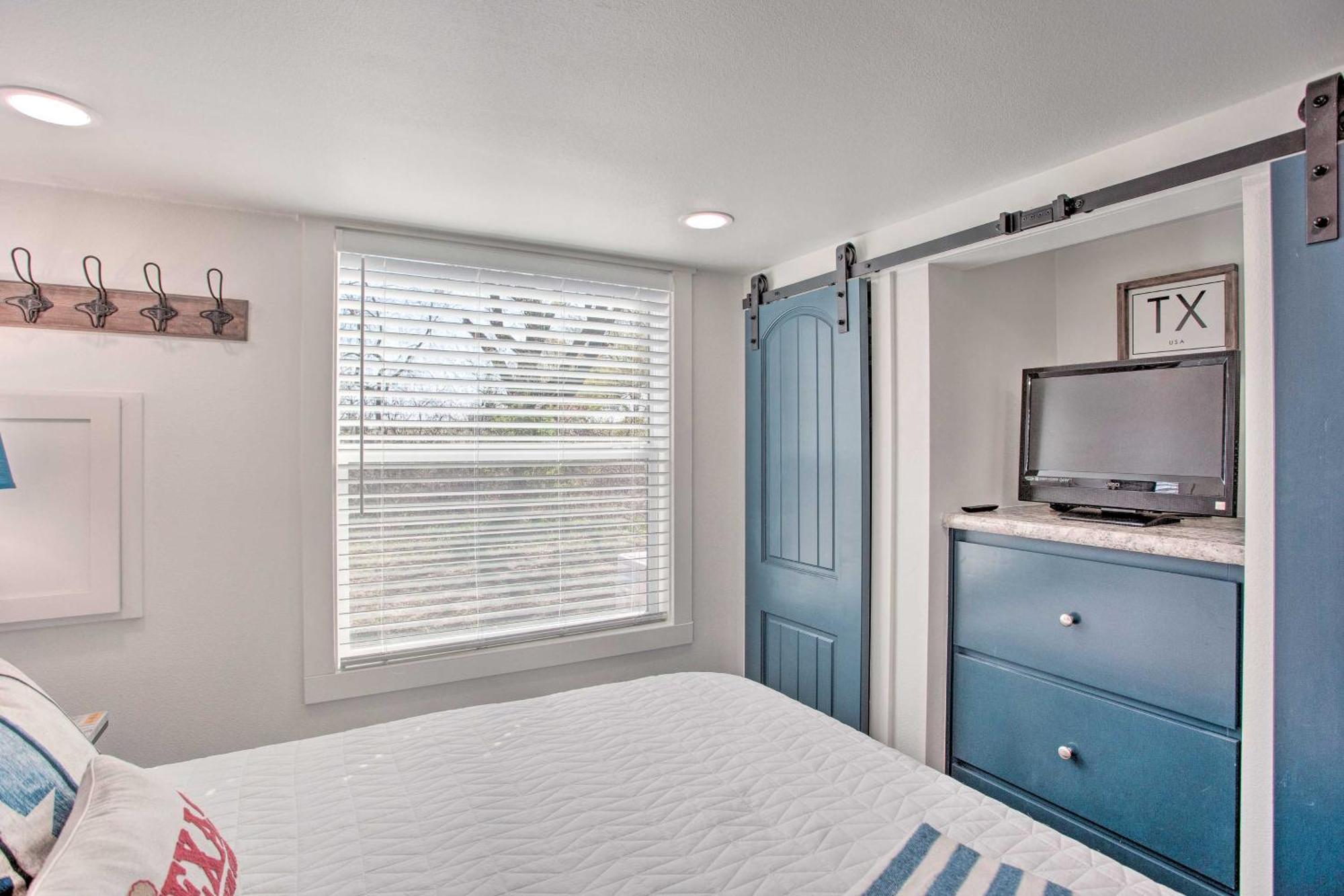 Cozy Mckinney Tiny Home With Porch And Fire Pit! Экстерьер фото